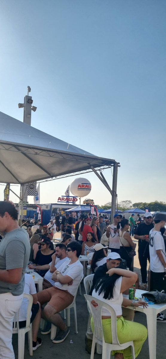 E a Araujo q meteu uma loja ate na stock car