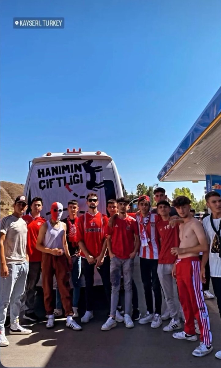 beratt1967's tweet photo. Ömrümüzden yine bir GAYSERİ deplasman geçti❤️🤍💪 https://t.co/Loq3w3jPY1