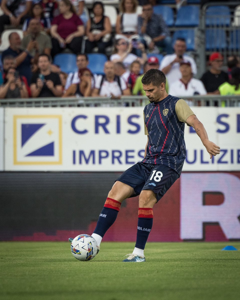 CagliariCalcio's tweet photo. ⌛️⚽️

#CagliariRoma https://t.co/7u3Kk9wKnI