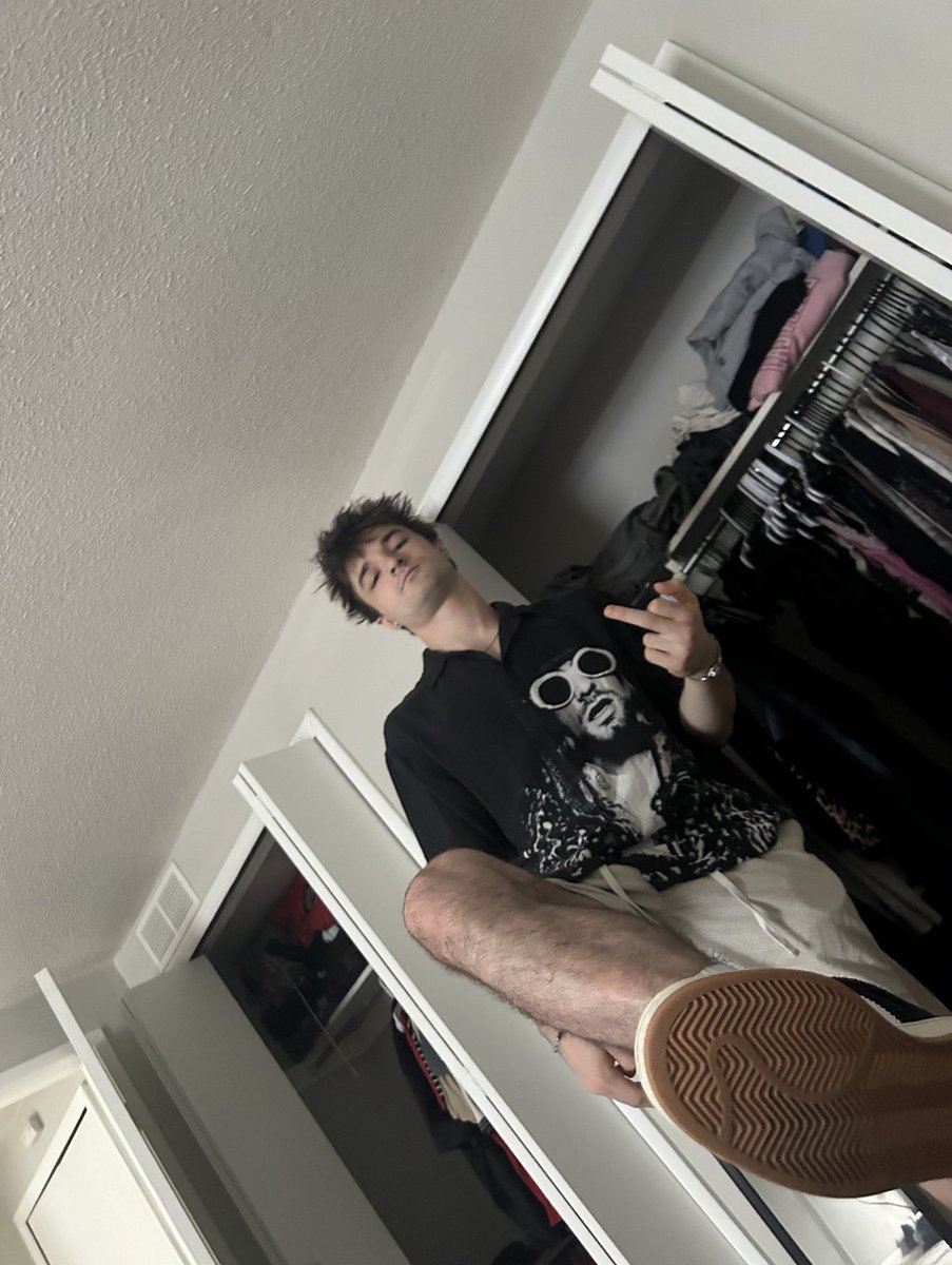 CashmasterAsher's tweet photo. You betas are simply gum on the bottom of my shoe👟👟

Cashmaster findom alpha humanatm cuck walletdrain feet https://t.co/f3JRK7u65w