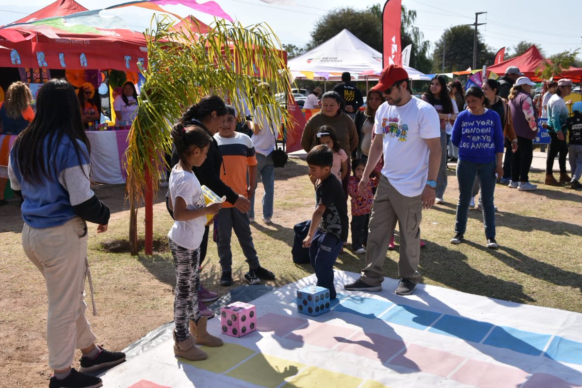 LrDesarrollo's tweet photo. 🧡🤗La fiesta de #Festipeques ya se vive en el Parque Norte. Una tarde llena de diversión, sorpresas y gran variedad de juegos diseñados para todas las edades. Desde actividades creativas hasta competencias emocionantes🌈 https://t.co/QihN2cdUqR