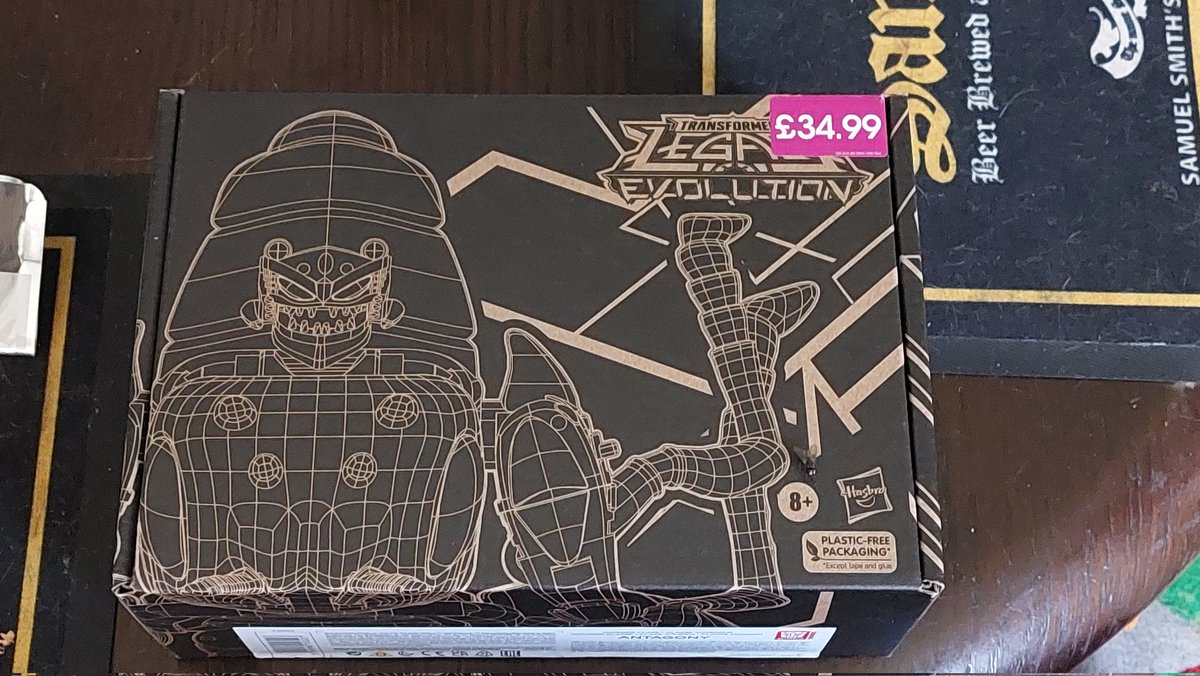 JohnK_1989's tweet image. Went into town today. Treated myself to some T-Shirts from HMV &amp;amp; also in Game I found Legacy, Evolution: Antagony.
#BeastWars #transformerslegacy #transformerslegacyevolution #antagony #toys #tshirts #nightmareonelmstreet #G1Transformers
