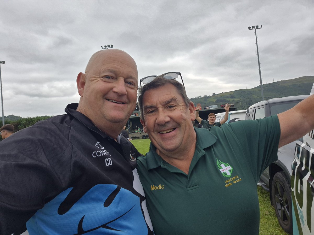 chrisdavies3023's tweet photo. When you sit next to, and chat to, the Medic at a tournament, with that nagging thought that, 'I know this guy...'
....then he mentions @South_GowerRFC! So I literally lifted his sunglasses off his face to discover #JohnCutter who I haven't seen for years! ๐
"It's me Whitey!" ๐ https://t.co/lPwyt9uOPw