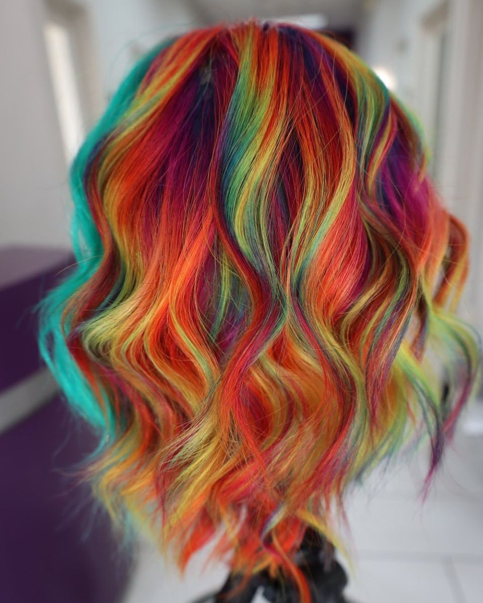 PivotPointIntl's tweet image. You have to color outside the lines once in awhile to create a masterpiece. 🎨🌈 #PulpRiot #PivotPoint #LearnForward (📸: kaitlin_bridget)