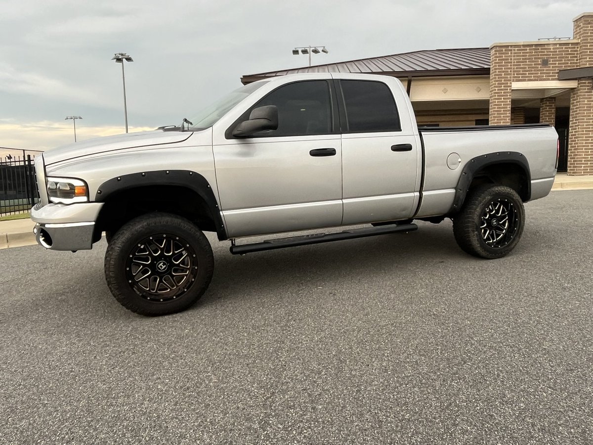 sportsguymarv's tweet image. I’m about to upgrade to 37s or 38s …rocking 34s now what ya think? -#getlifted