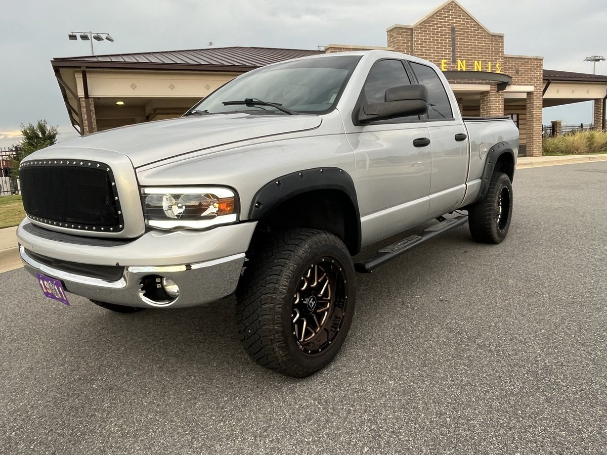 sportsguymarv's tweet image. I’m about to upgrade to 37s or 38s …rocking 34s now what ya think? -#getlifted