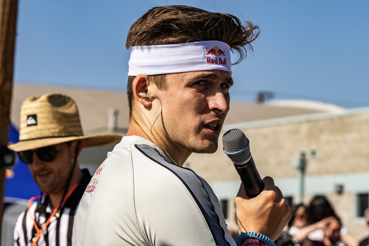 LudwigAhgren's tweet photo. they keeping calling me and vinnie this generation's john travolta and zac efron lol i don't really see it though https://t.co/UPm3ycNhbv