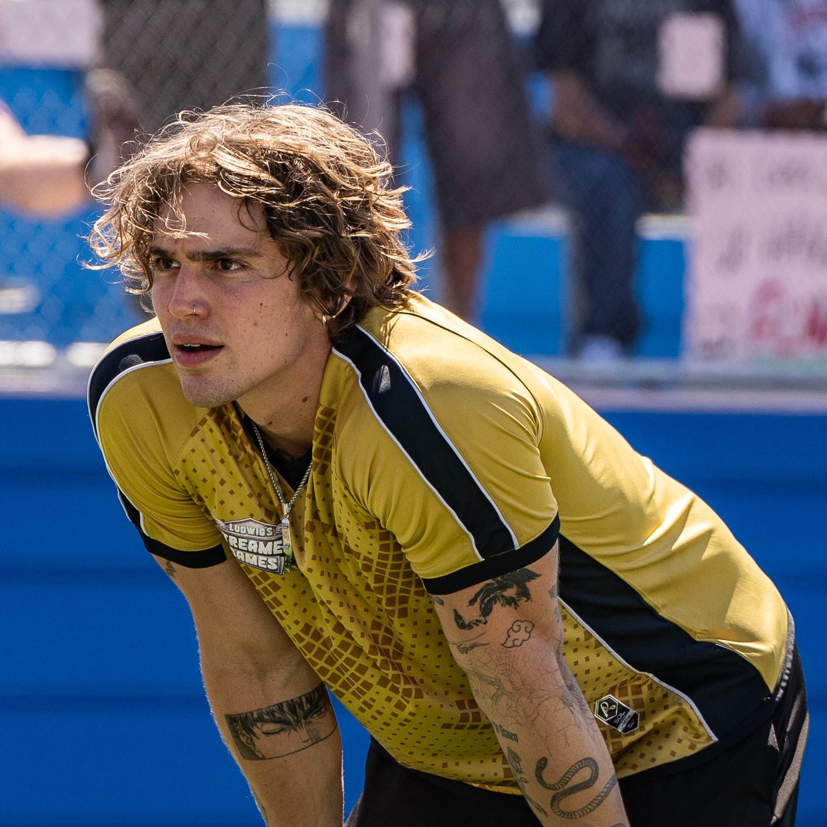 LudwigAhgren's tweet photo. they keeping calling me and vinnie this generation's john travolta and zac efron lol i don't really see it though https://t.co/UPm3ycNhbv