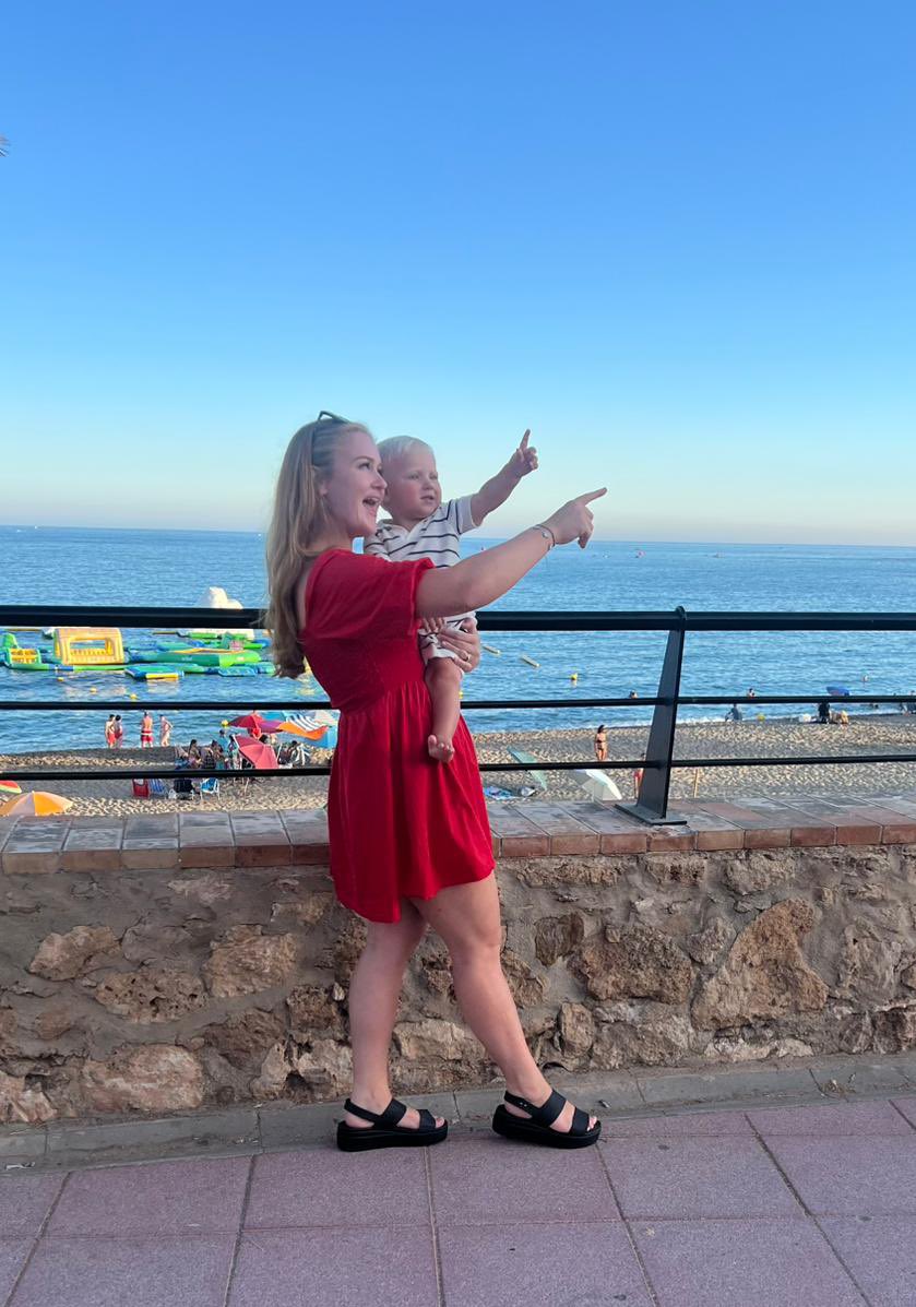 Mrs Lewis tweet media