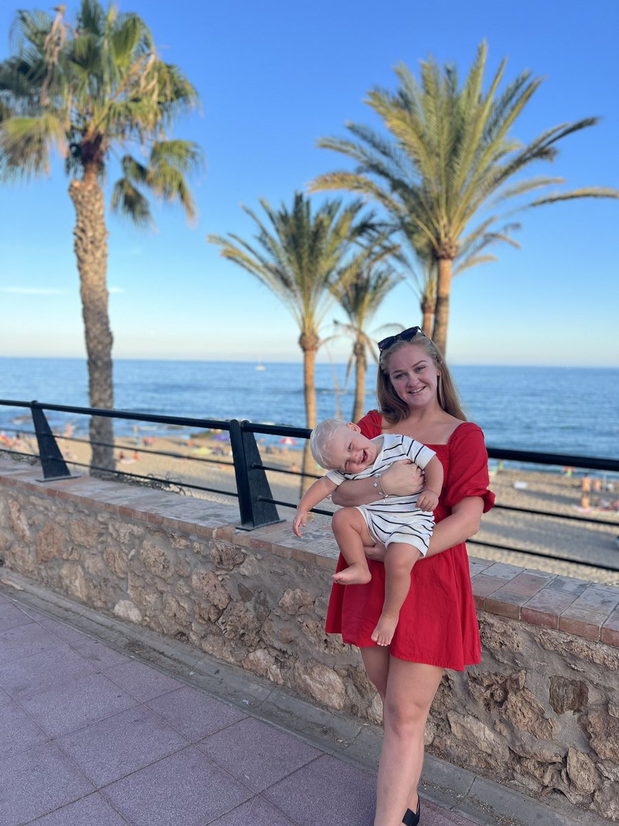 Mrs Lewis tweet media