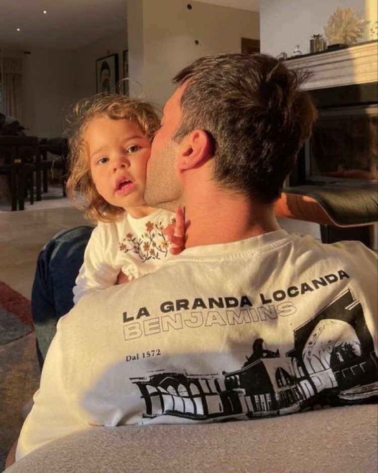 FilmlyX's tweet photo. 𝑂𝑛𝑒 𝑑𝑎𝑦 ❤️ https://t.co/Iecdyzmtvq