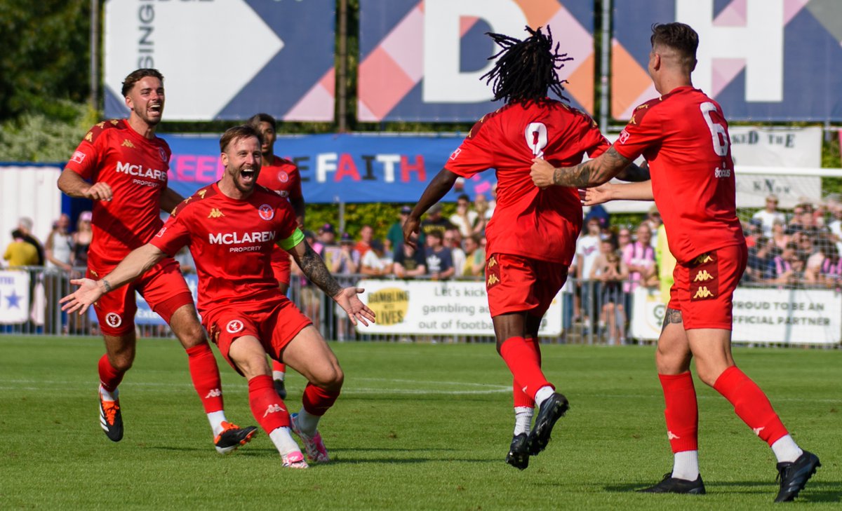 Pics from yesterday's 3-3 draw at Dulwich Hamlet

flickr.com/photos/agschof…

#COYH