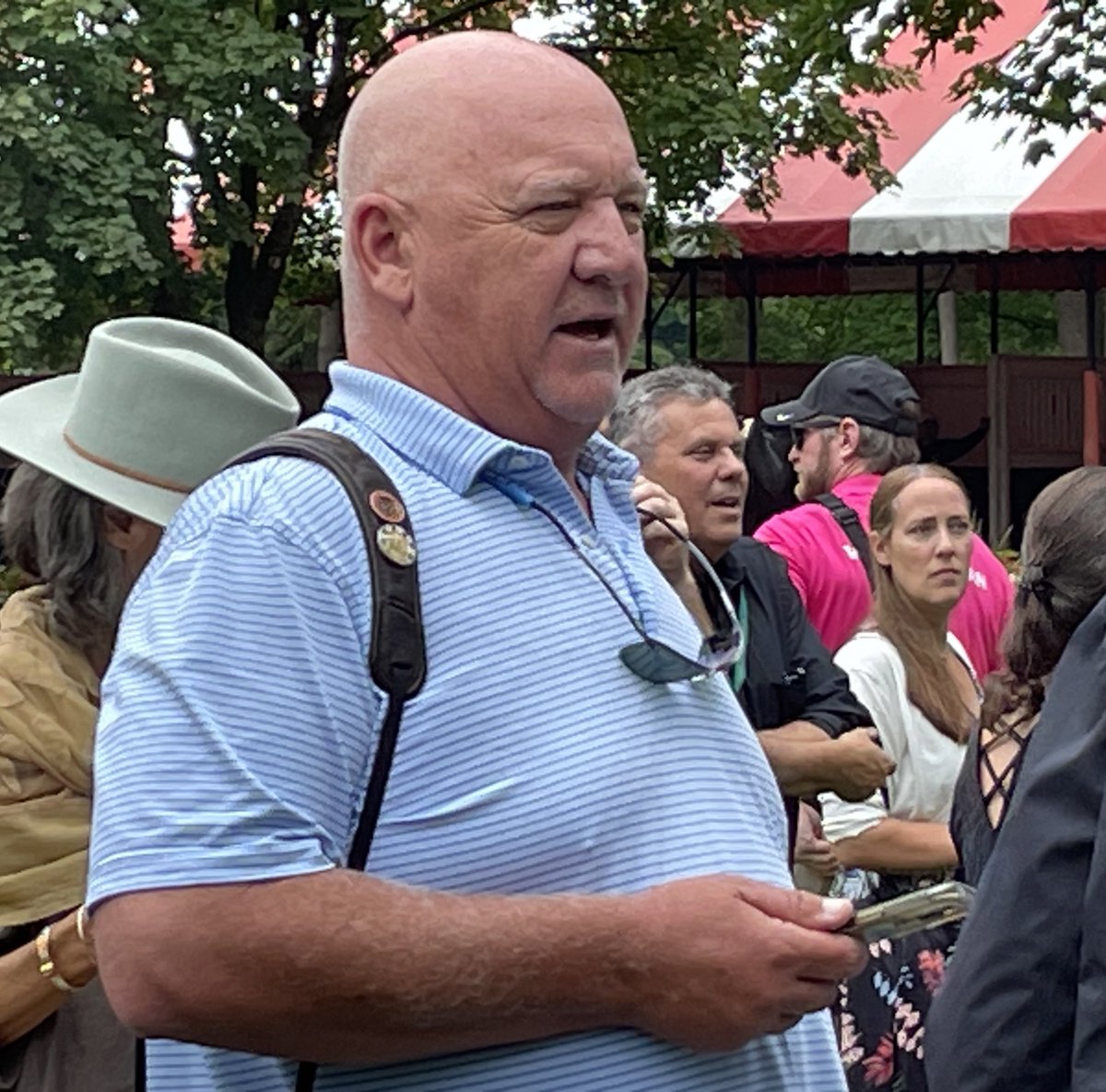 ScottWykoffWBAL's tweet photo. Super filly @Thorpedo_Anna striking a pose w/trainer @KennyMcPeek looking on at @TheNYRA #Saratoga as she schools in the paddock before race 2 preparing for Sat’s @DraftKings #Travers It’s been more than 100 yrs since a filly has won #MidSummerDerby
#Grizzly
@NYRABets
@wbalradio https://t.co/JK9UMqfxwx