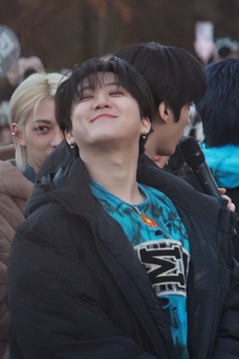 cass🩷🍀 (@queenseolar) on Twitter photo 