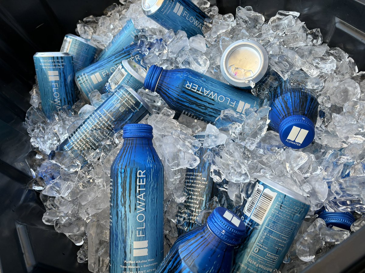 MrSpring93's tweet photo. @TheFratGames hydration partner #Flowater https://t.co/86vFWeXG3f