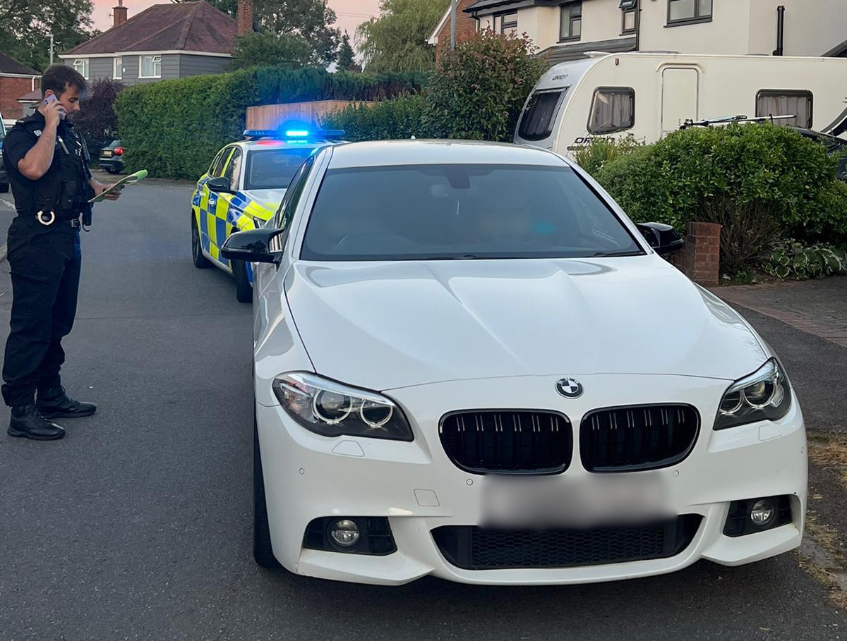 TVP_Bucks's tweet image. Dodgy details won’t fool us … 

This car was stopped after it caught our attention in #HighWycombe 👀 

After failing to convince us he was his father it turned out the young driver did not have insurance to drive 🤦‍♂️

The vehicle was seized &amp;amp; the driver has been reported 📝