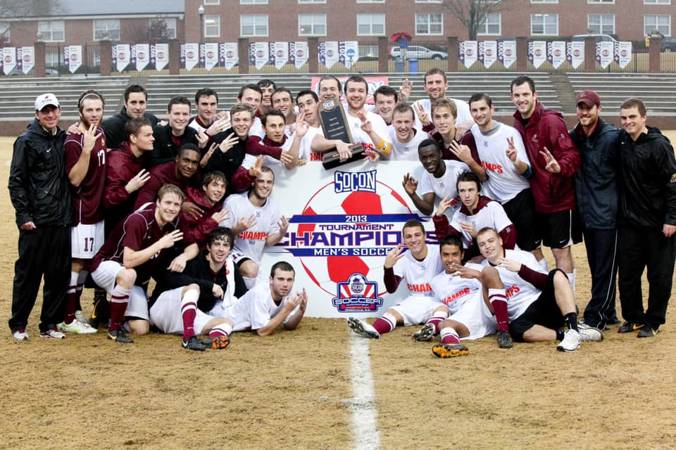 Internespo's tweet photo. ⭐️ Elon Men’s Soccer

Elon University 🎓
📍 Elon, NC
⚽️ @elonmsoccer
🏟️ Rudd Field (1,200)
🏆 4x Conference Tournament Champions
⚡️ NCAA Division I · CAA

Team info: https://t.co/zdV5rzaWBI

#ECNL #CollegeSoccer #PhoenixRising  #FloodTheRudd