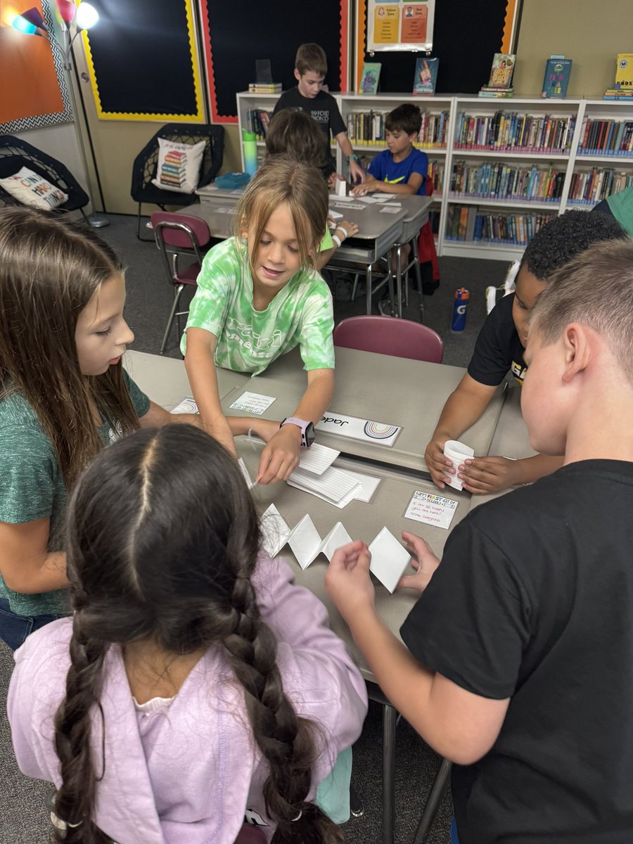 prairied203's tweet photo. Our Prairie Dogs were quick to begin their new adventures as we returned from summer. We are so excited to see where this year leads us. Happy New School Year!! #ANewAdventureBegins #Elevate203 #NeverStopLearning https://t.co/XnLmmz6yZN