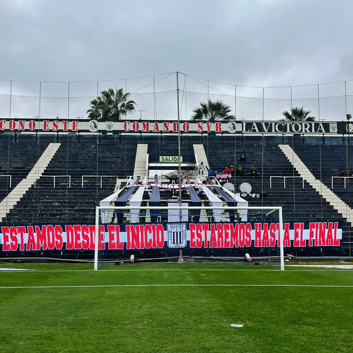 LaBandaIntima's tweet photo. No sé como voy, no sé como vengo
Yo solo sé que te vengo a alentar
🏟️💙🤍💙
#alianzalima #labandaintima #matvte https://t.co/HndeE9DvzA