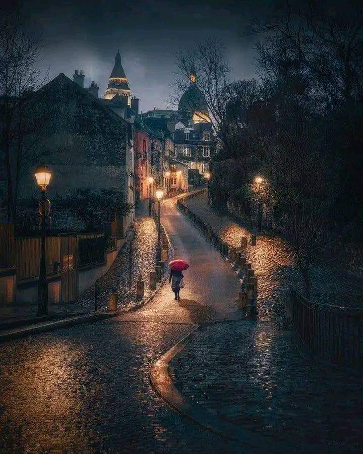 Blue05650484's tweet image. Wandering through the rain-soaked cobblestone streets, where history whispers with each step and the glow of street lamps guides you home. 🌧️✨ #CityMagic #EveningWalks #TimelessCharm