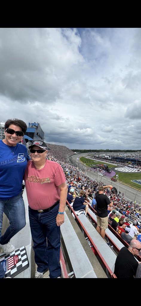 kellis3jeeps's tweet image. @NASCAR at @michigan today!  Firecracker 400.  My State Representative (and amazing husband)  helped me cheer on that #5 @KyleLarsonRacin  Chevy!  #pitpass #goodyear #nbcsports   @MarkJoh28961872