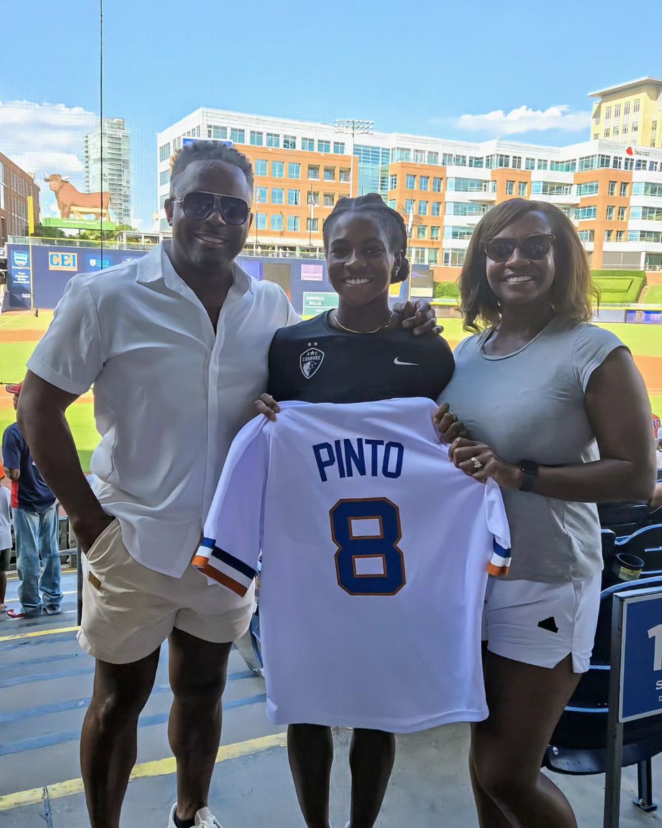 thatpintolife's tweet image. Another moment in #ThatPintoLife, Brianna throws out the first pitch for the historic Durham Bulls at the #DBAP. #ThatPintoLifeNeverStops #durhambulls #tripleabaseball #nwsl #durham