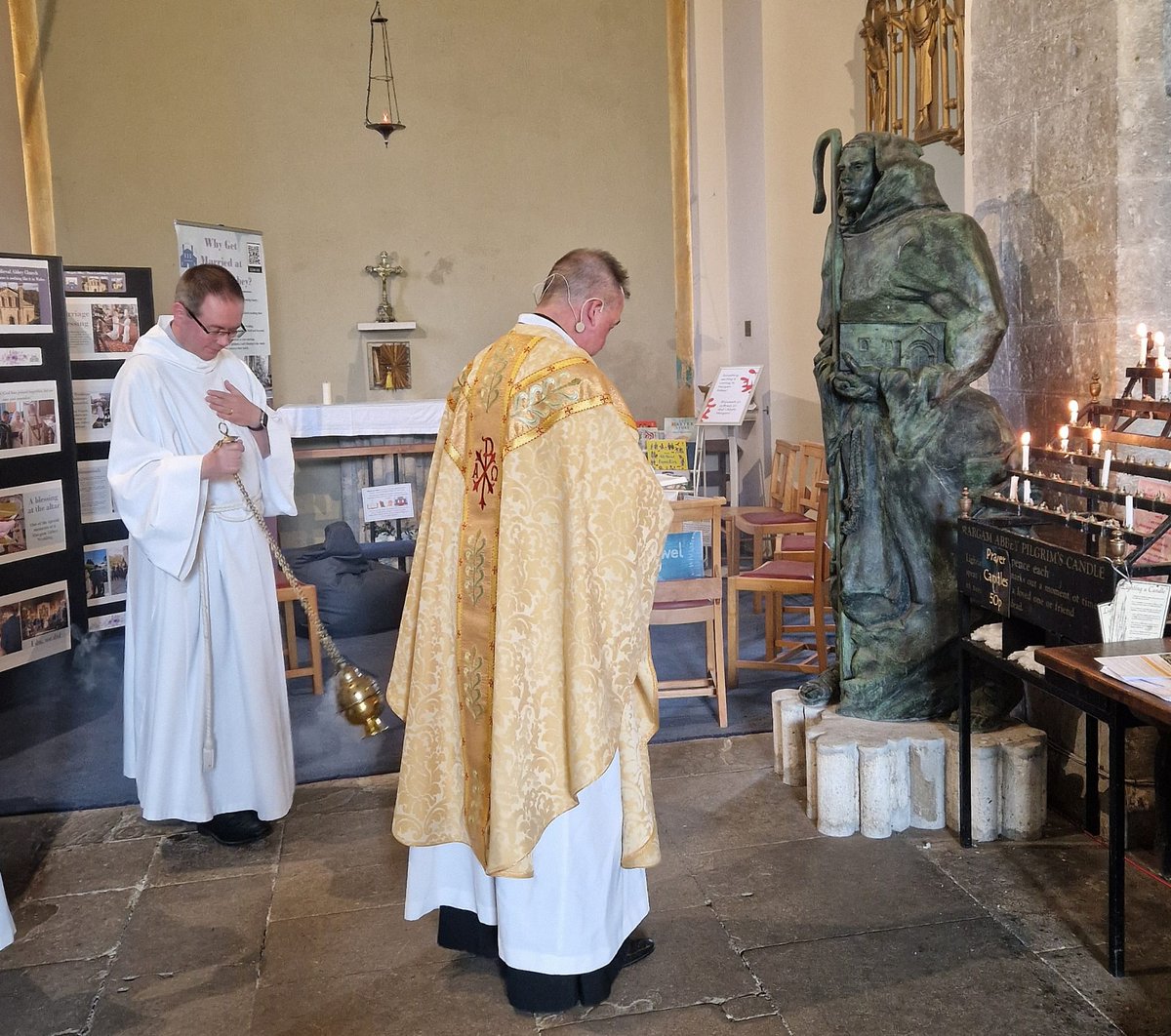 Thurifer tweet media