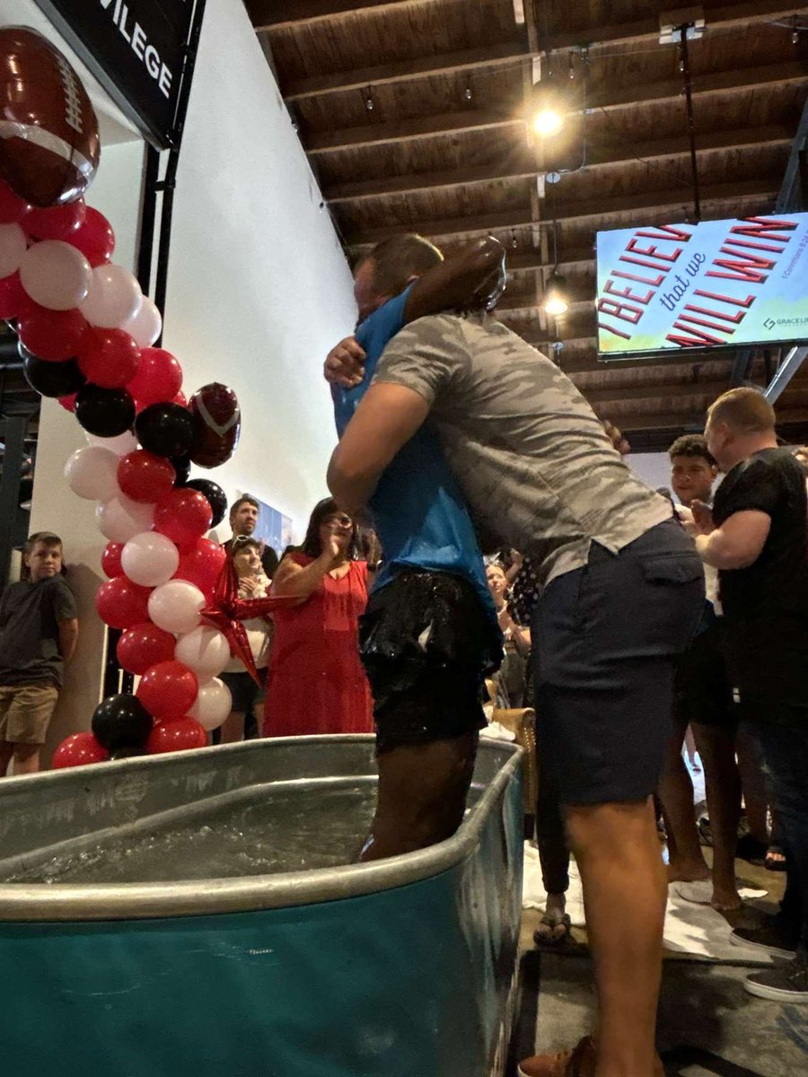 Today was an amazing day to give your life to the lord glad i can take this step with my teammates  <a href="/jacehouston4/">Jace Houston</a> and <a href="/Ken_Shelley20/">Ken “Jelly” Shelley</a> ✝️🙏🏽