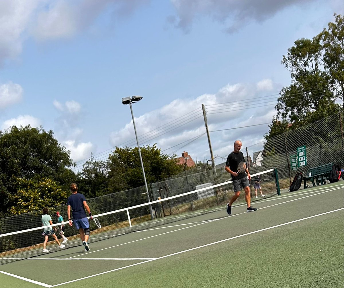 Well done to everyone who took part in the Mixed Doubles Group Stages of the Club Championships today! Congratulations to Mel and Tom and to Jo and Gary who will face off on Finals Day next month.