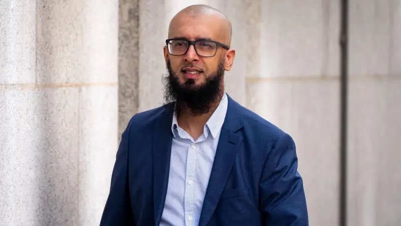 Suffragent_'s tweet photo. White man steals bathbombs from Lush = 4 years jail, fast-tracked.

Muslim man charged with encouraging terrorism and supporting Hamas = free on bail.

#TwoTierJustice #TwoTierJustice https://t.co/44DJBgAyBj