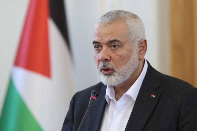 podr_i's tweet photo. Pouco mais de duas semanas atrás, Ismail Haniyeh foi assassinado.
Ele é considerado um dos mais importantes líderes do Hamas, principal organização islâmica em territórios palestinos. https://t.co/7PF6iny0ld