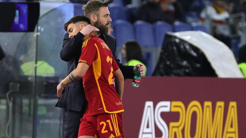 P4nterOff's tweet photo. #CagliariRoma, #DeRossi: “#Dybala ci darà una grande mano nel corso della partita.”

#roma e #romanisti siete pronti? https://t.co/xSkfMXnPXT