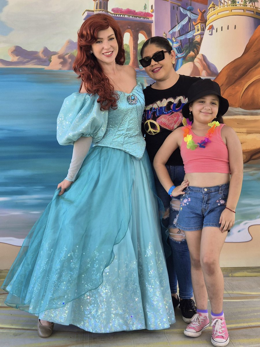 RadioDisneyMX's tweet photo. Hemos vivido momentos súper divertidos mientras disfrutamos de actividades inspiradas en Ariel y Moana 🌸🐚
¡Seguimos celebrando el mes de #DisneyPrincesa junto a ti! Todos los detalles están en tu radio, #RadioDisneyMazatlán 🪄
#CreaTuMundo https://t.co/bWtx9sOrhm