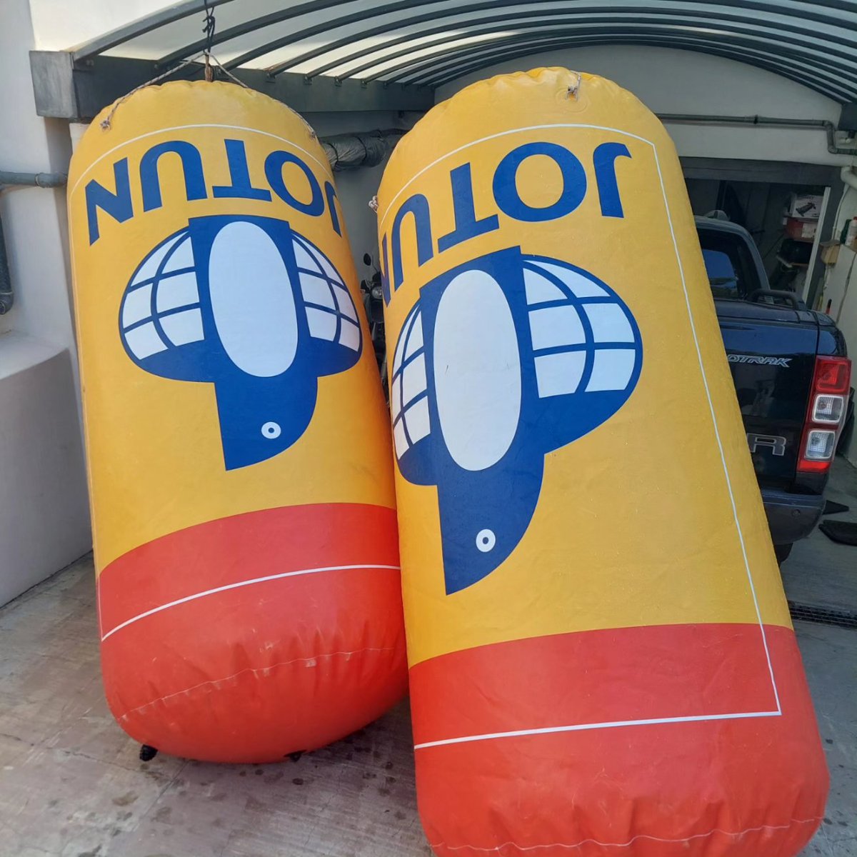 aegean_rally's tweet photo. Ώρα συντήρησης και αποθήκευσης για τις σημαδούρες της @jotunhellas χορηγού του 61ου Ράλλυ Αιγαίου. Τα υλικά χρειάζονται τη φροντίδα μας ώστε να βρίσκονται σε άριστη κατάσταση όταν απαιτείται να  χρησιμοποιηθούν ξανά ! https://t.co/qawPCEdm7U