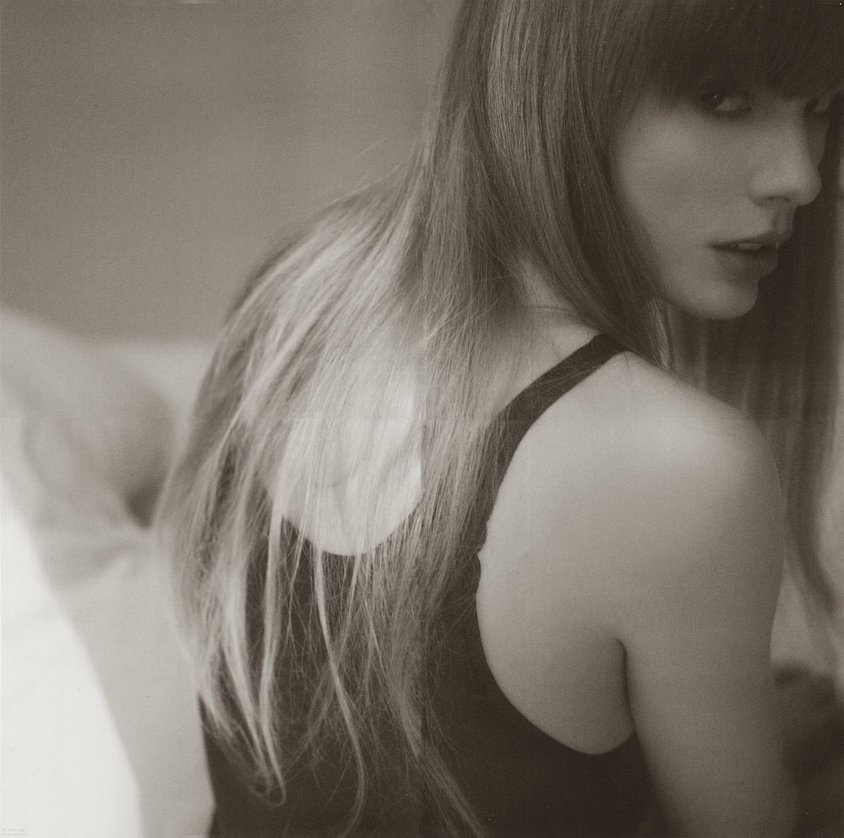 showrboy's tweet image. "Gostaria de voltar para a década de 1830, mas sem todos os racistas"

Explicando o significado e decodificando a letra de "I Hate It Here", a polêmica faixa do "The Tortured Poets Department: The Anthology"