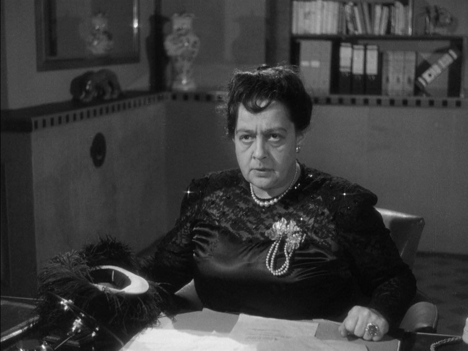 analgesicsleep's tweet photo. This week’s #DarknessAtNoon leading ladies are Linden Travers and Lillian Molnar
#NoOrchidsForMissBlandish #BlackDice #LindenTravers #LilliMolnar #FilmNoir https://t.co/N4gBoNoCsP