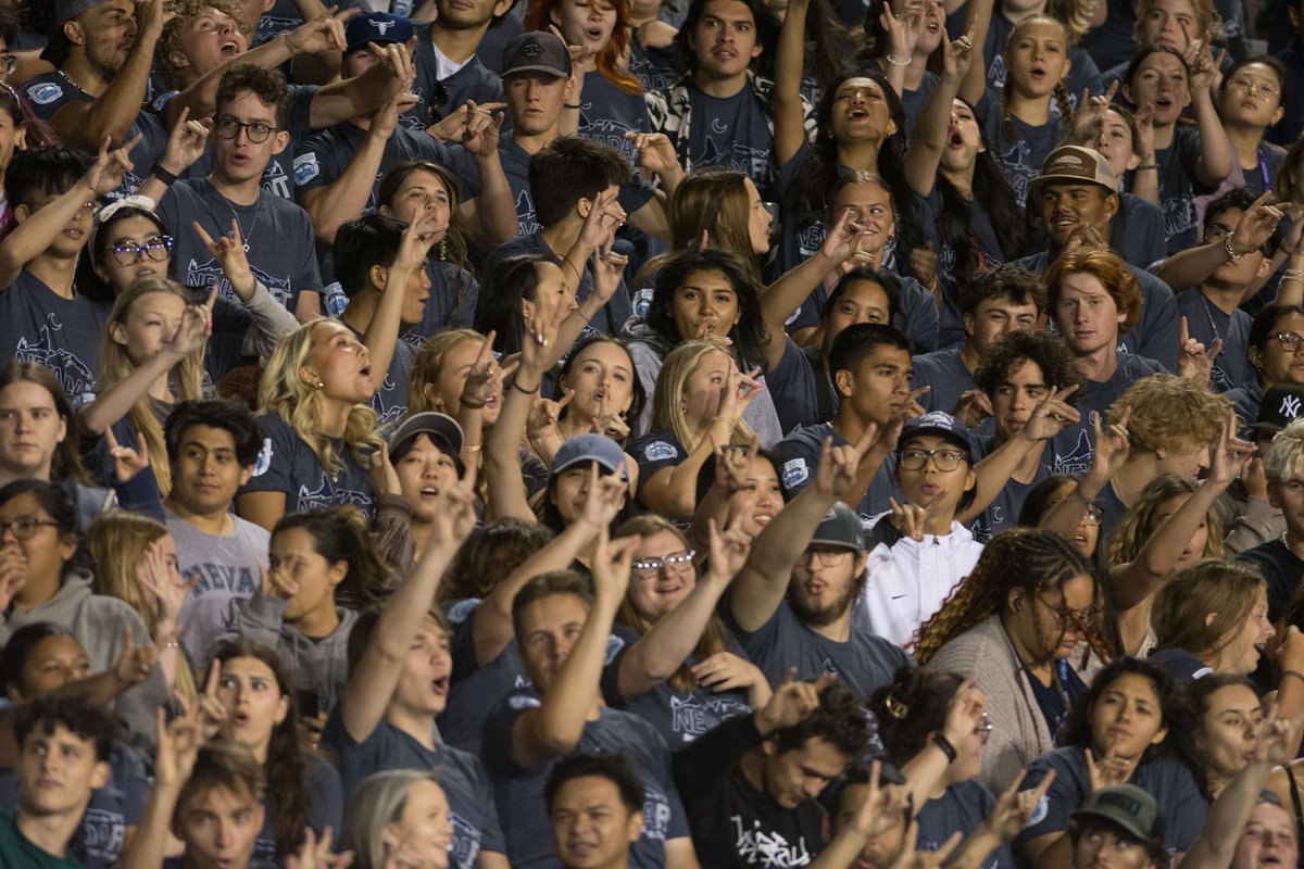 unevadareno's tweet image. Excitement in the air and #PackPride everywhere! 💙 🐺 Thrilled to have our new class of first-year and transfer @unevadareno students join us at the annual Opening Ceremony at Mackay Stadium. The Wolf Pack Family is growing stronger, welcome students! #GoPack