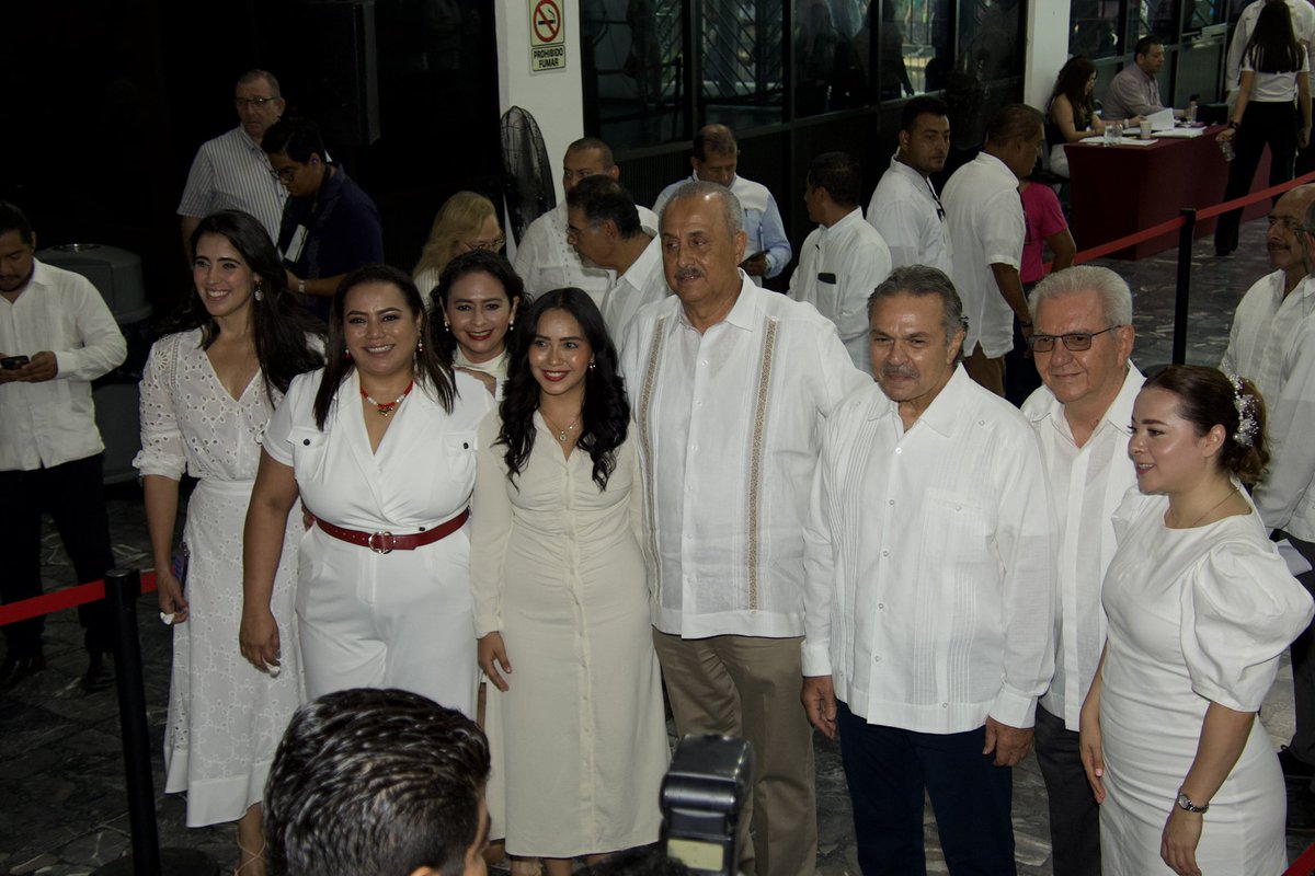 Acompañé al gobernador de Tabasco, <a href="/cmmerino/">Carlos Manuel Merino Campos</a> , en la entrega de su Sexto Informe de Gobierno, donde se realizó un recuento de los logros alcanzados a lo largo de todo el sexenio. Iniciado bajo el liderazgo de <a href="/adan_augusto/">Adán Augusto López H</a> y culminado con firmeza por el gobernador Merino, este