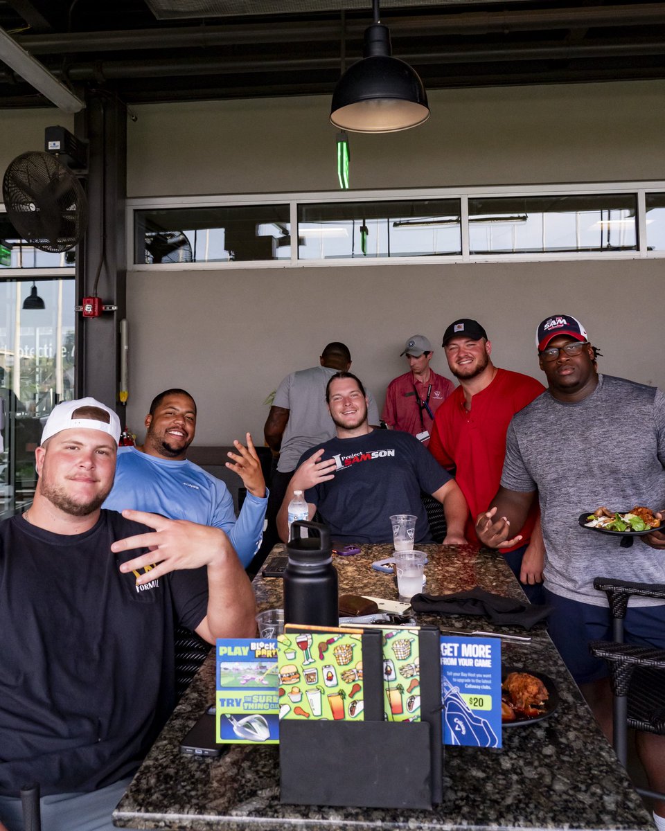 SamfordFootball's tweet photo. Grip it &amp; rip it ⛳️

#HatchAttack | #AllForSAMford https://t.co/cVEy5efLhw