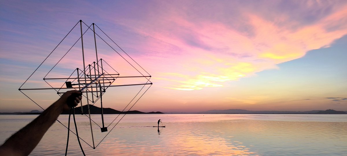 EA5GJ's tweet photo. No hay mejor atardecer... 😍📡💫 #SpaceQuad #LaManga #MarMenor #Murcia #HamRadio https://t.co/NCRV3VvuYr