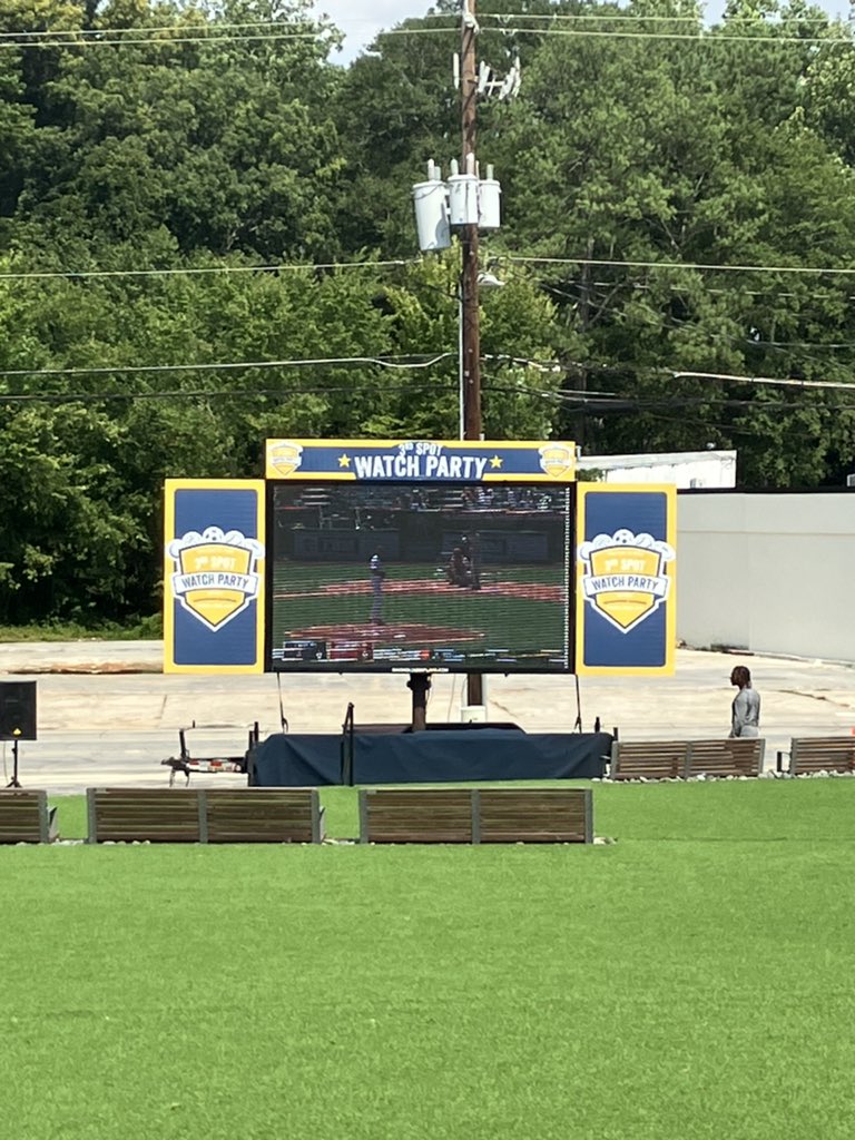ChambleeGA's tweet photo. HAPPENING NOW: Watch party for the Atlanta Braves vs. Los Angeles Angels in Downtown Chamblee! #3rdspot https://t.co/brmdChSwOO