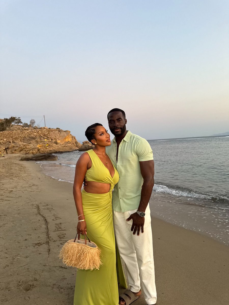 tayenaija's tweet photo. In Mykonos with my ex girlfriend 💍 https://t.co/dDAlmDdO3A