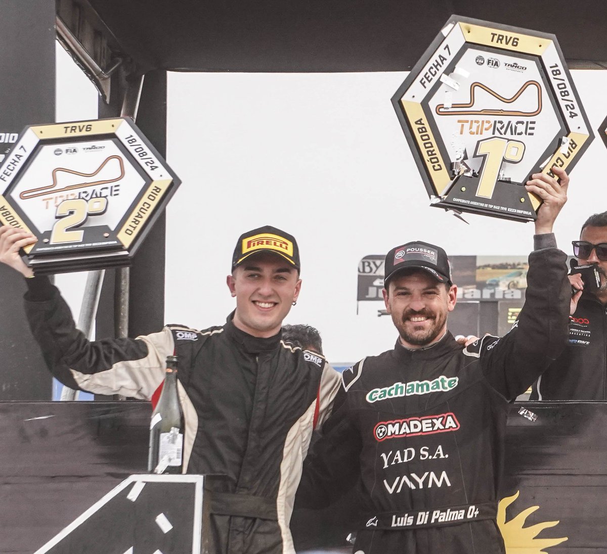 equipoOCTANOS's tweet photo. 📷 Podios al por mayor en Río Cuarto 🏆🏆🏆🏆 🍾🍾🍾🍾
✅️ 1-2 en #TRV6 con @jositoooooo y @thomymicheloud
✅️ P3 @DiegoVerriello en #TRSeries
✅️ P1 Adrián Hamze en Copa Master #TRSeries https://t.co/nNMe3ZipJk