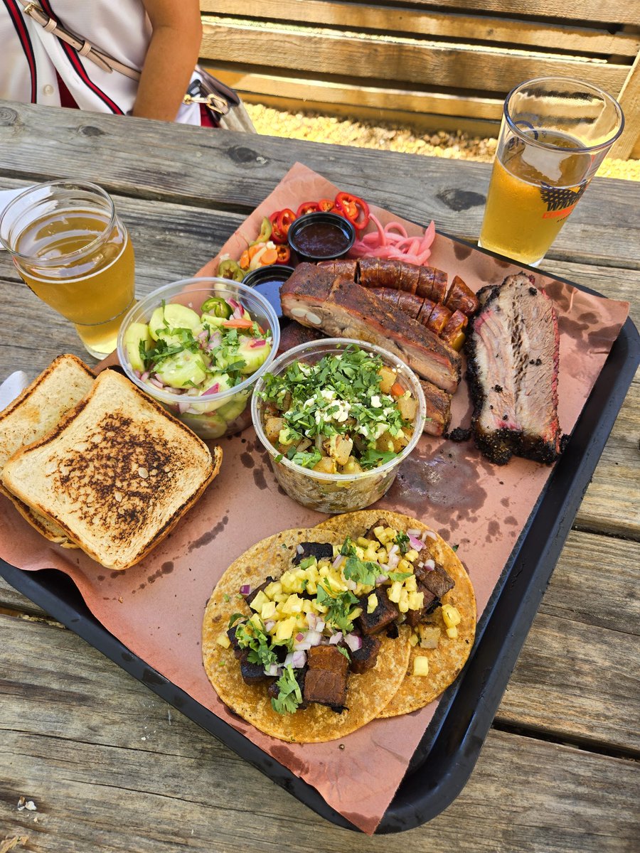Vitosgrill's tweet photo. Vaqueros BBQ at Hop and Sting Brewery, so good 🤤🤤 https://t.co/z54OGcPA7P