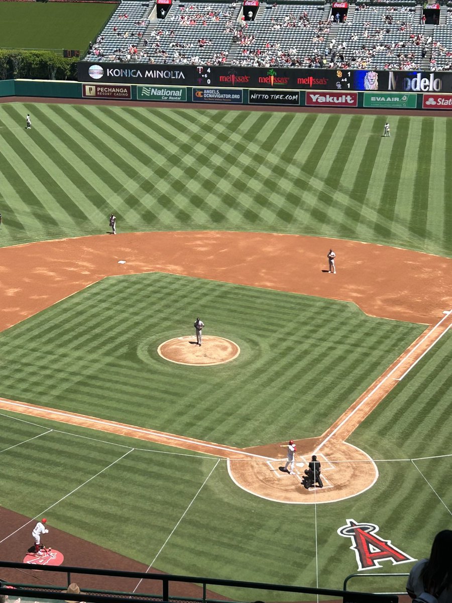 DubKrieg's tweet photo. Never a bad day to watch CFM pitch https://t.co/ts1qaPDxM1