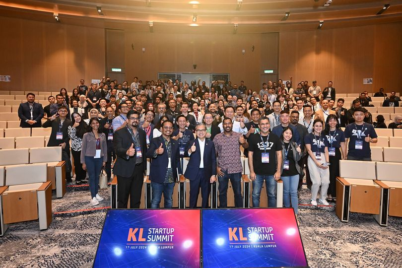 Made it to the KL Startup Summit the other week. As usual, I'm somewhere in the back row carefully observing the goings on. Photo from the organizers.