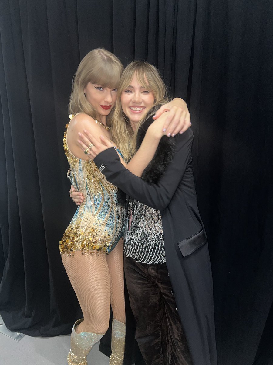 taylorswiftbr's tweet photo. LINDAS!

Taylor Swift e Suki Waterhouse antes do show de ontem da The Eras Tour. 🤍 https://t.co/ly5PziF7XY