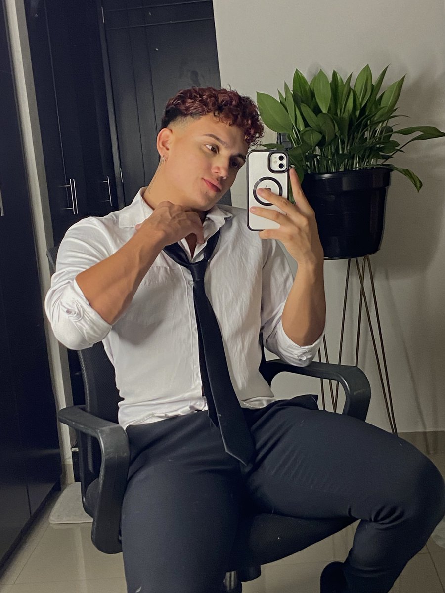 𝐼𝑎𝑛 tweet media