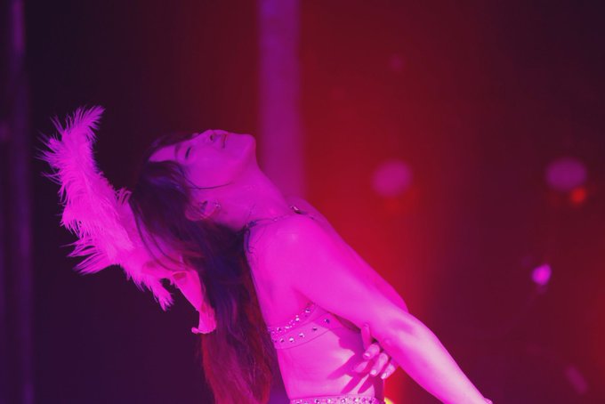 栗橋で踊れるのもあと２日となりました。 ぽたぽた雨漏りする天井を見ながら劇場くん踏ん張って頑張ってきたんだなあとながめていました。  あと２日一緒に盛り上げたいです😃 https://t.co/ZFP