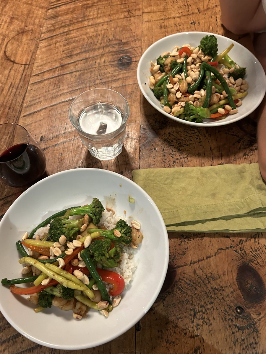 king elisabeth tweet media